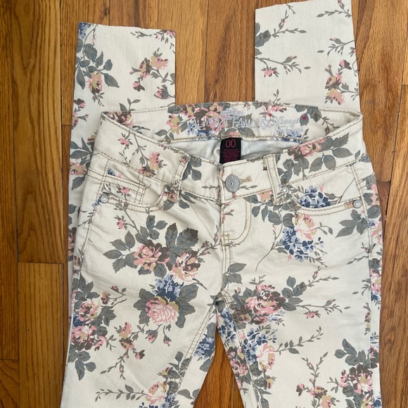 Almost Famous Floral 00 Skinny Jeans - Picture 4 of 11